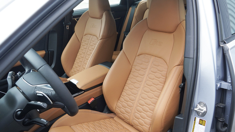 2024 Audi RS 6 Avant Performance front seats detail