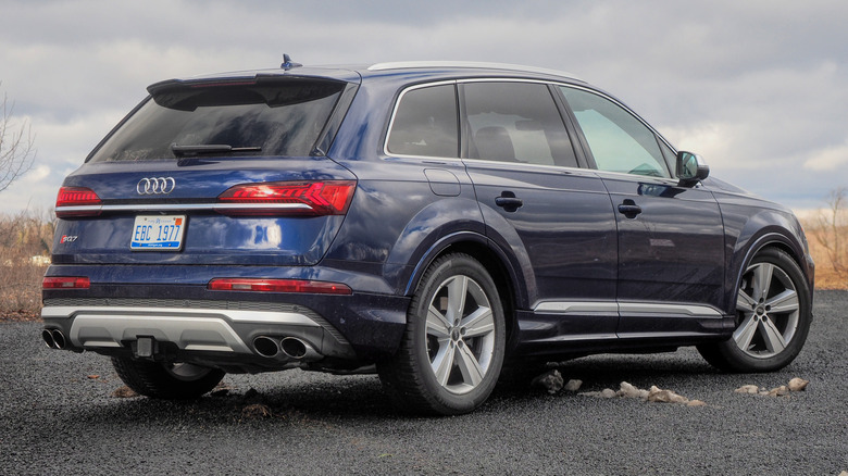 2024 Audi SQ7 rear quarter