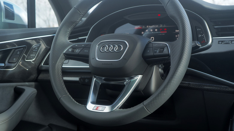 2024 Audi SQ7 steering wheel