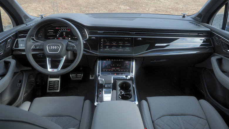 2024 Audi SQ7 interior dashboard