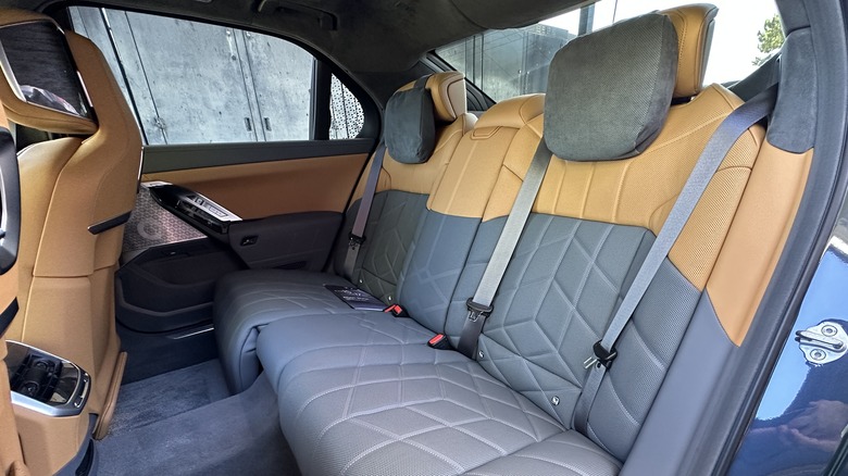 2024 BMW i7 M70 rear seats