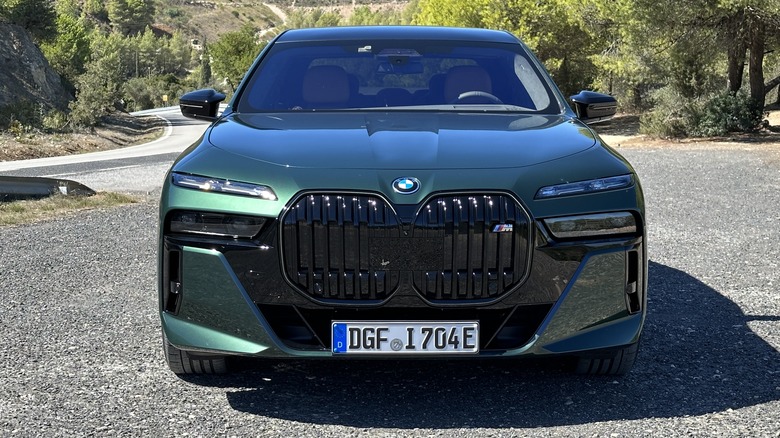 2024 BMW i7 M70 in green