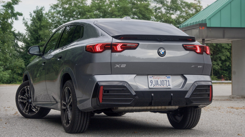 2024 BMW X2 rear