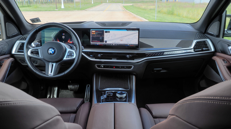 X5 M60i dashboard