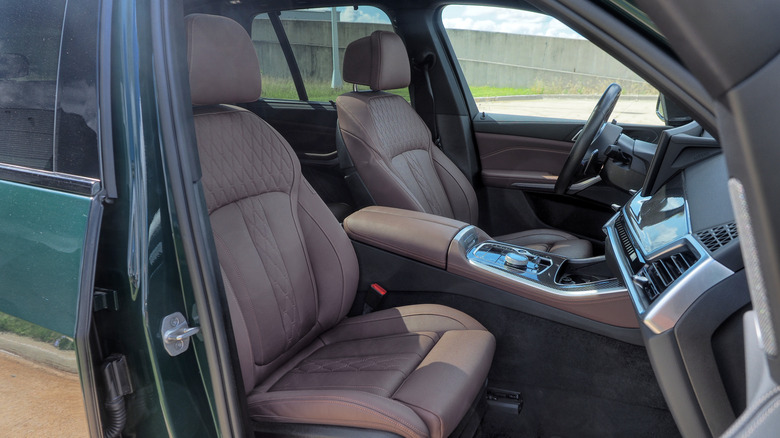 2024 BMW X5 M60i front seats