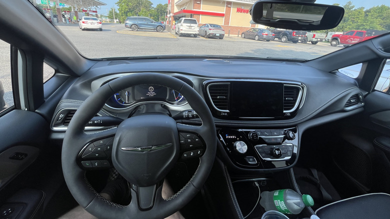 Chrysler Pacifica cockpit