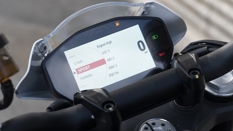 2024 Ducati Monster Plus ride modes on display cluster