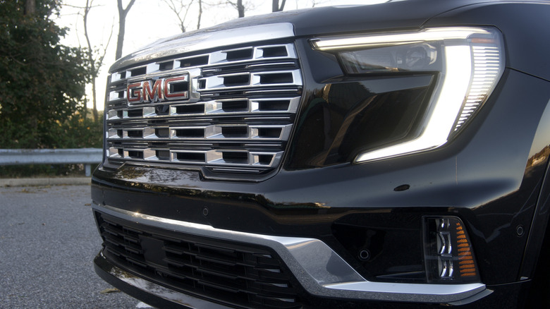 Front grille detail of a GMC Acadia