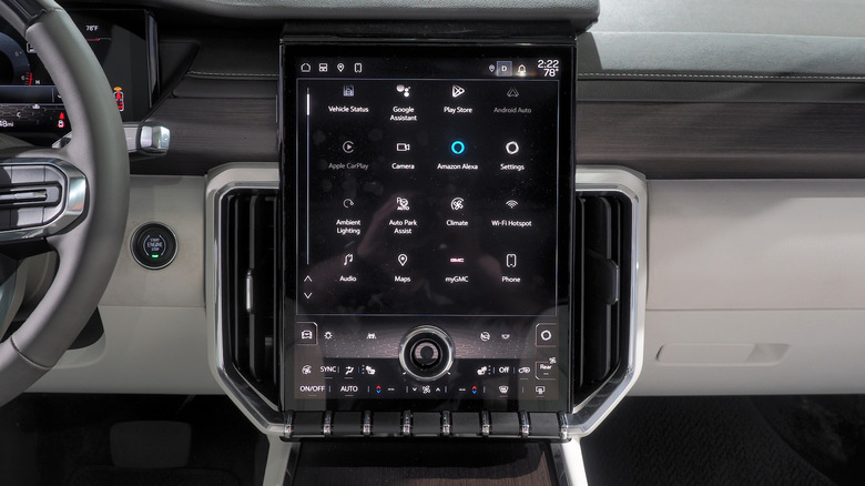 2024 GMC Acadia infotainment