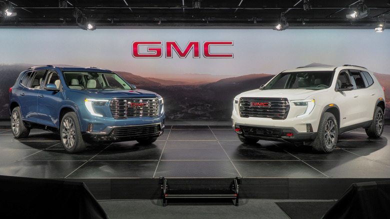 2024 GMC Acadia Denali and AT4