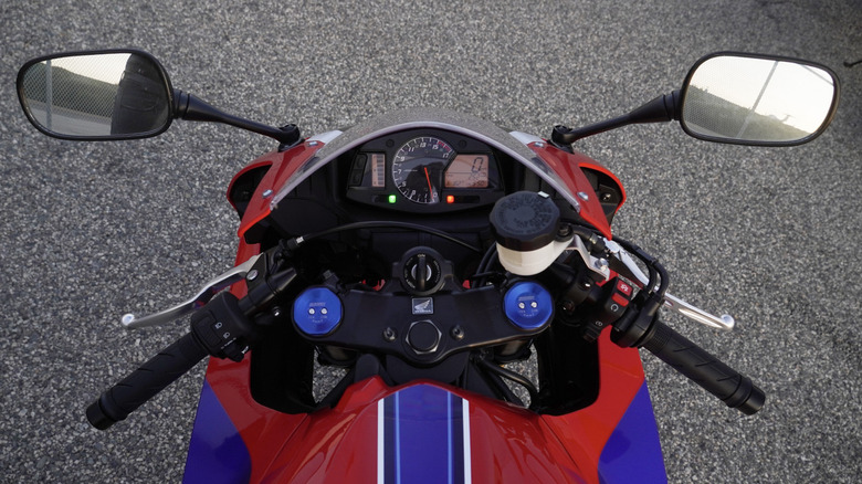 2024 Honda CBR600RR cockpit detail