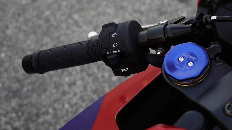 2024 Honda CBR600RR handlebar and switchgear detail