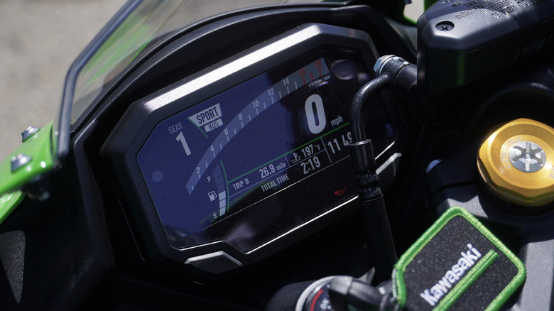 2024 Kawasaki Ninja ZX-4RR gauge cluster