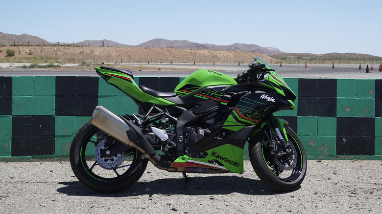 2024 Kawasaki Ninja ZX-4RR side view at Streets of Willow