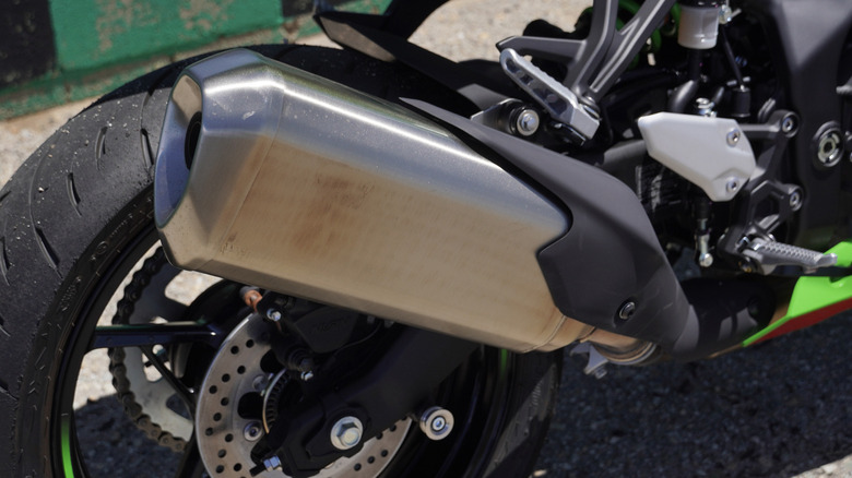 2024 Kawasaki Ninja ZX-4RR exhaust and rear tire detail