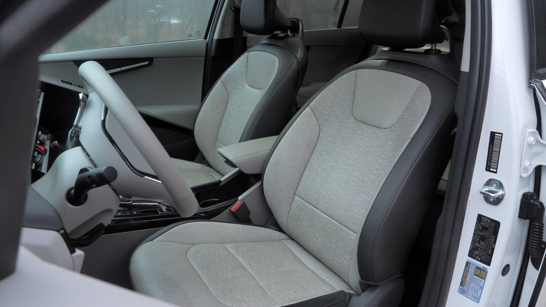 2024 Kia Niro EV front seats