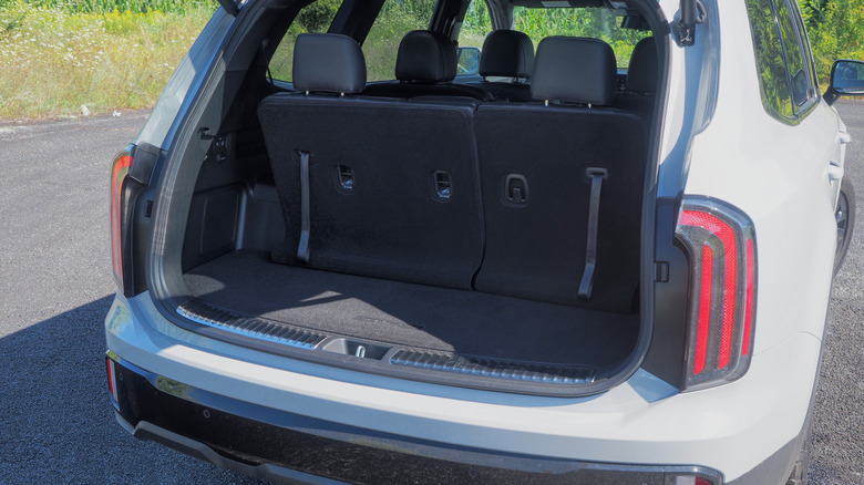 2024 Kia Telluride trunk