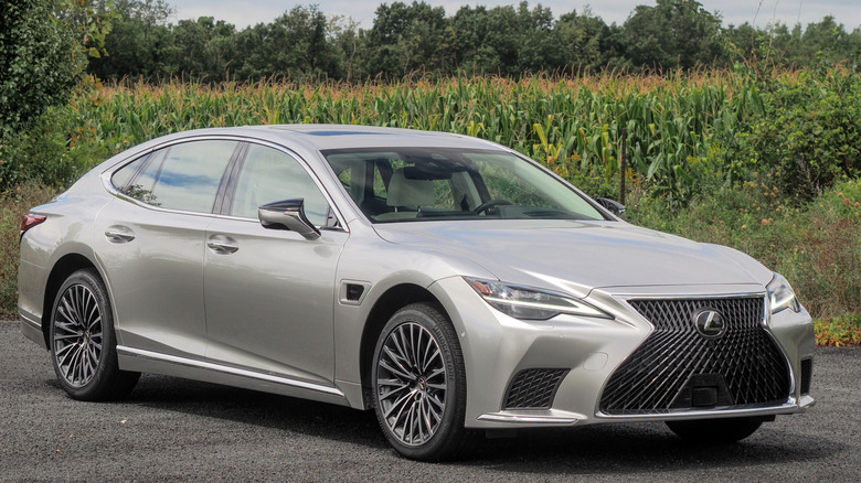 2024 Lexus LS 500h AWD front quarter