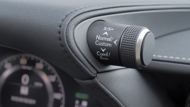 2024 Lexus LS 500 drive mode knob closeup