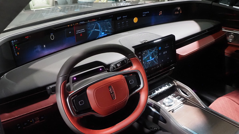 2024 Lincoln Nautilus dashboard display