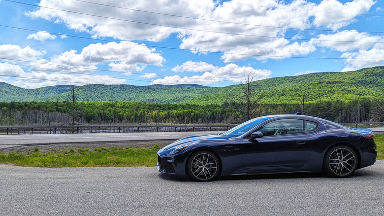 Maserati GranTurismo profile