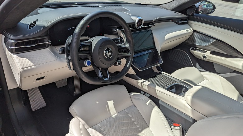 Maserati GranTurismo interior