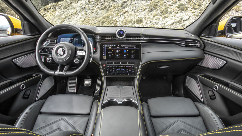 Interior of Maserate Grecale Trofeo