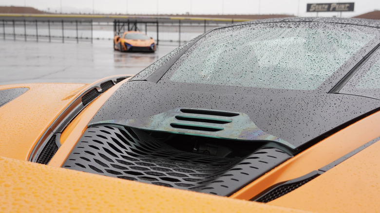 McLaren 750S engine bay wet