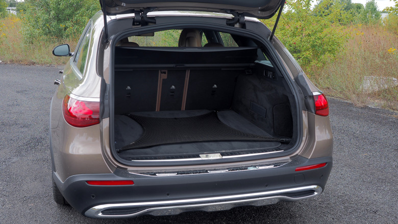 2024 Mercedes-Benz E450 All-Terrain trunk