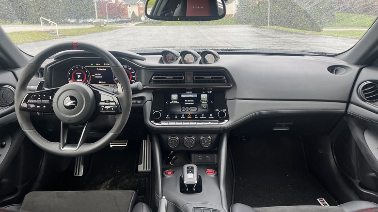 Nissan Z interior