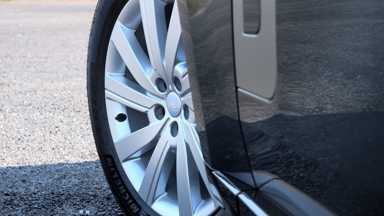 2024 Range Rover front wheel