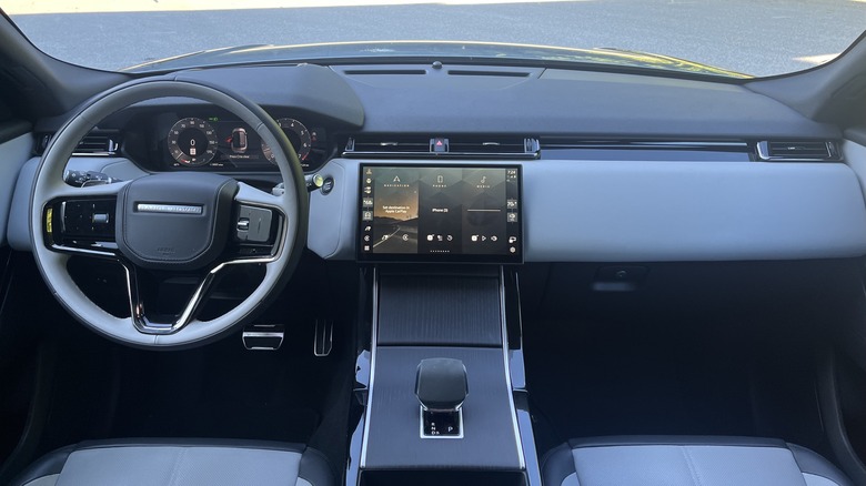 Velar Interior