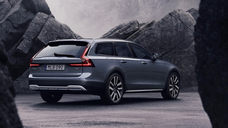 2023 Volvo V90 Cross Country