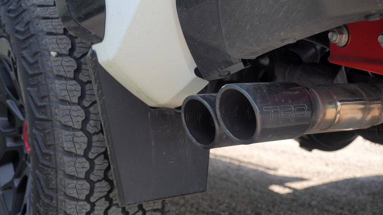 Tacoma TRD Pro tailpipes