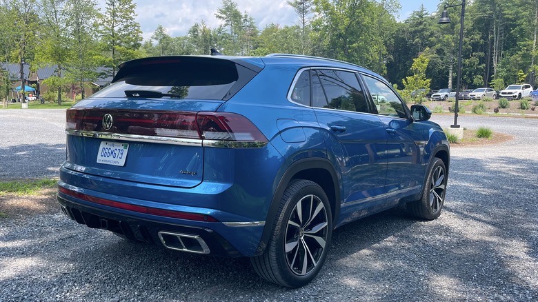 2024 VW Atlas Cross Sport rear view