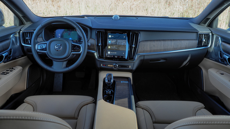 2024 Volvo V90 Cross Country