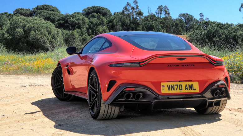 2025 Vantage rear