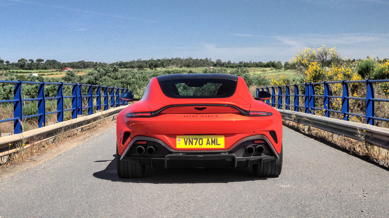 Vantage rear on bridge