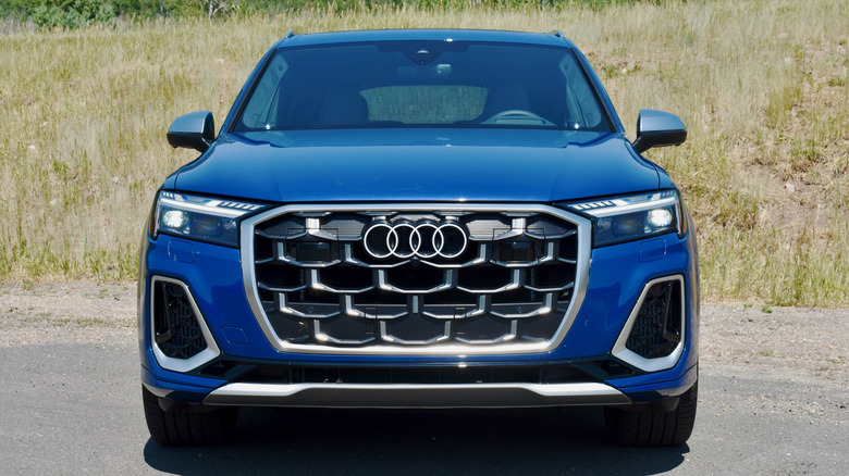 2025 Audi SQ7 front view.