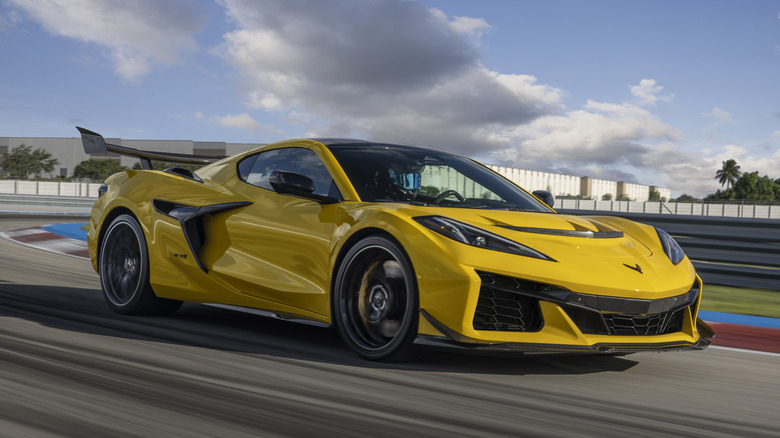 Chevrolet Corvette ZR1 on track front