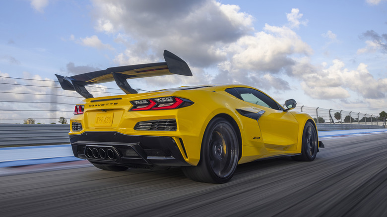 Chevrolet Corvette ZR1 on track rear