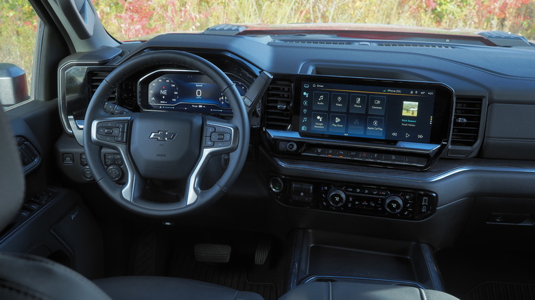 2025 Chevrolet Silverado 2500 HD touchscreen