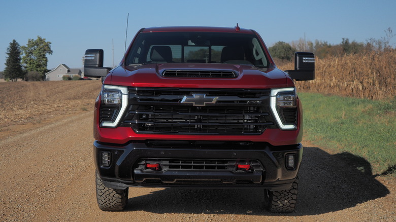 2025 Chevrolet Silverado 2500 HD fascia