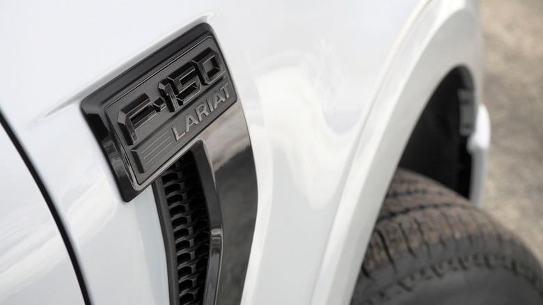 2025 Ford F-150 Lariat badge