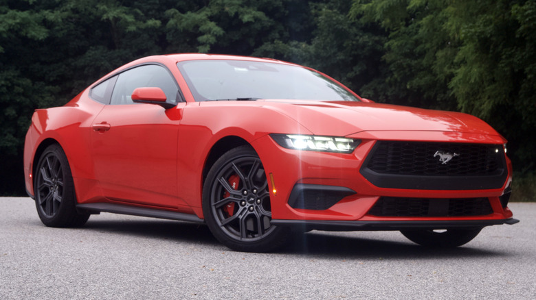 Mustang EcoBoost 2024