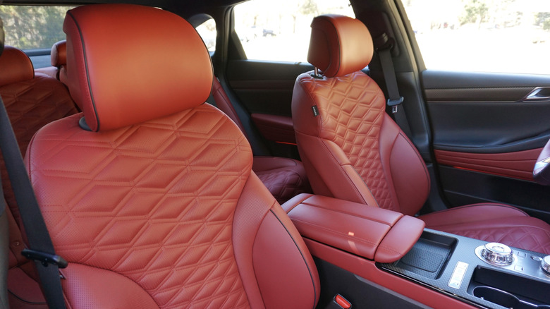 2025 Genesis G80 interior front seats