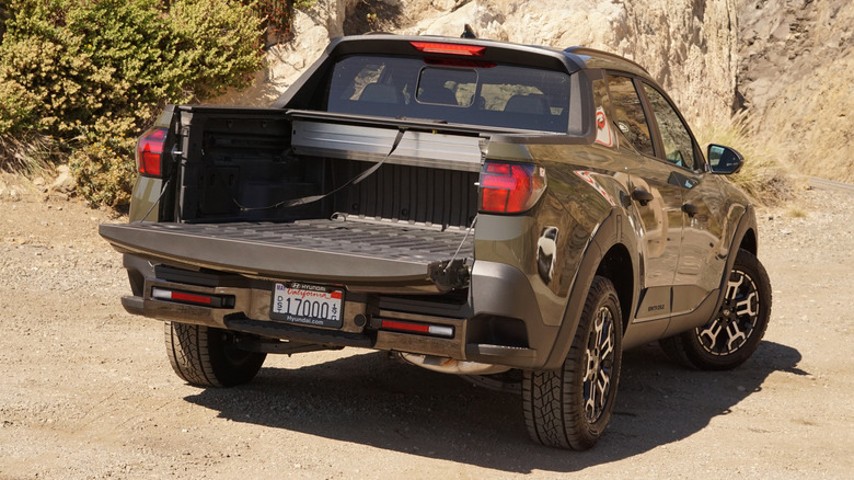 2025 Hyundai Santa Cruz with tailgate down