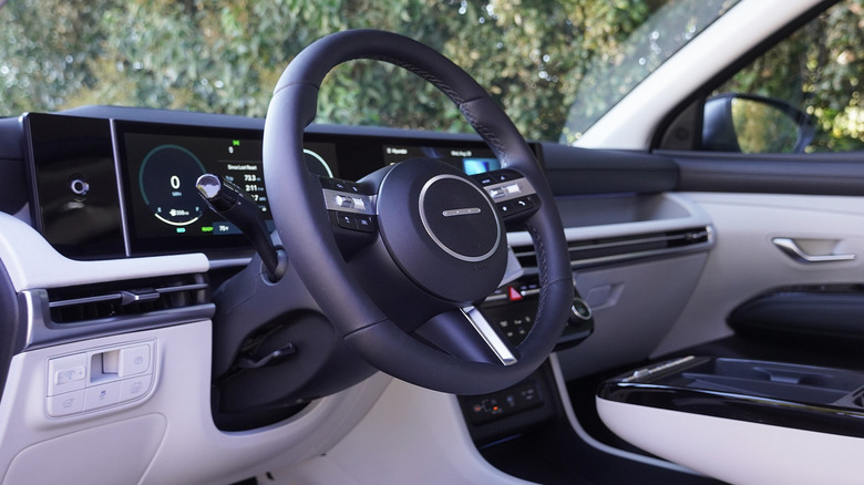 2025 Hyundai Tucson steering wheel and dash detail