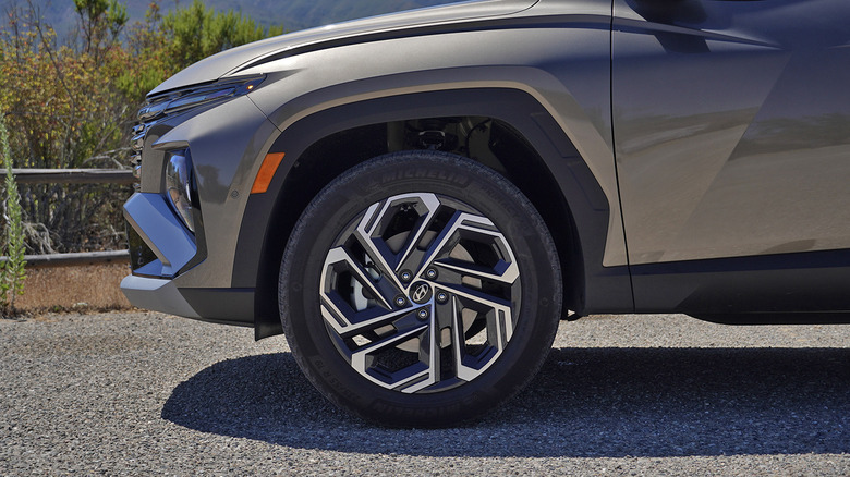 2025 Hyundai Tucson front wheel and tire detail