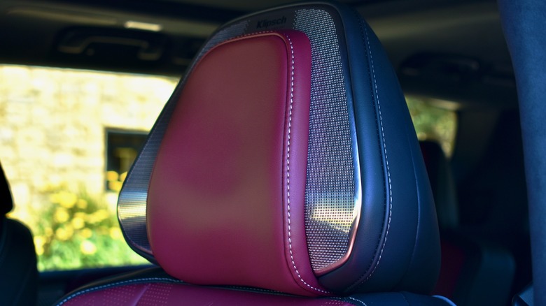 2025 Infiniti QX80 headrest speaker.